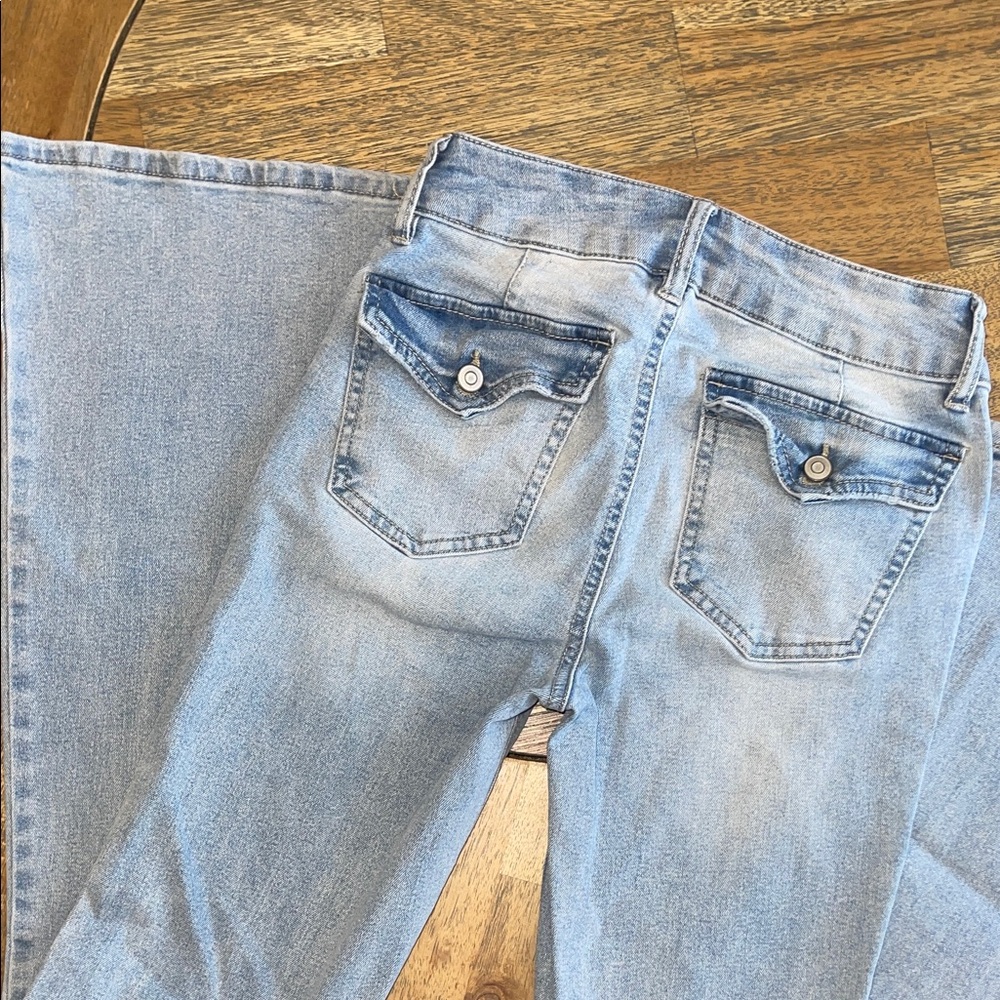 Light Blue Flare Jeans‎